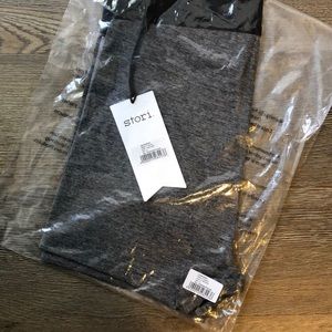 stori. 3 inch hero short